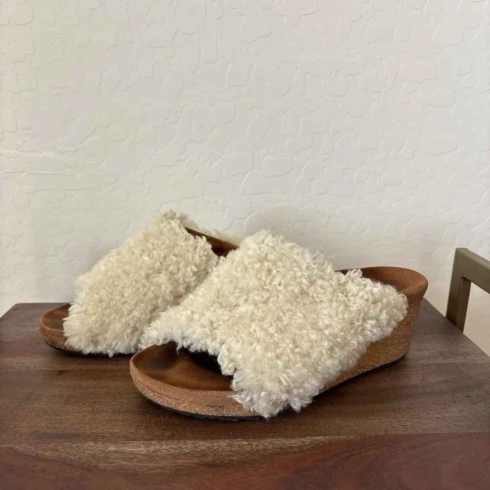 Birkenstock papillio Cream Fuzzy leather Platform Sandals. 10
